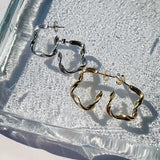 ツイストフープピアス