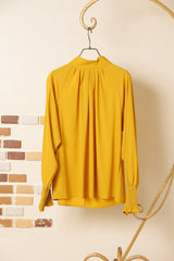 タックスタンドネックプルオーバー