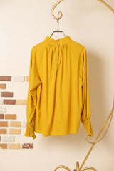 タックスタンドネックプルオーバー