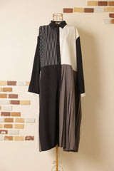 ブッロキングプリーツワンピース
