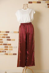 サテンライン入りパンツ