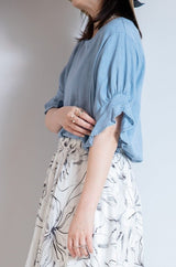 フリル袖リネンブラウス