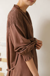 スモッキングワンピース