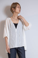 シアサッカーボリュームブラウス