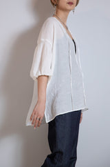 シアサッカーボリュームブラウス