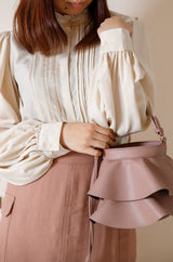 ピンタックフリルカラーブラウス