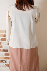 ピンタックフリルカラーブラウス