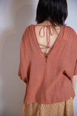 シアサッカーボリュームブラウス