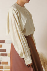 ラッフルデザインシャツ