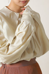 ラッフルデザインシャツ