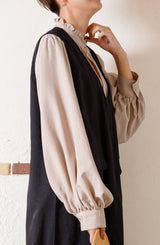 ピンタックフリルカラーブラウス