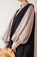 ピンタックフリルカラーブラウス