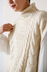 モヘアタッチケーブルベスト