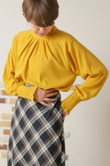 タックスタンドネックプルオーバー