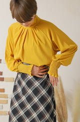 タックスタンドネックプルオーバー