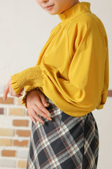 タックスタンドネックプルオーバー