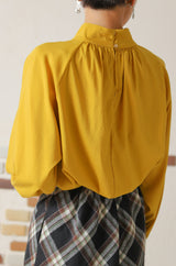 タックスタンドネックプルオーバー