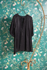 シアサッカーボリュームブラウス