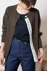 超軽量ニットロゴカーディガン