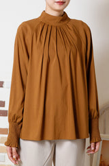 タックスタンドネックプルオーバー