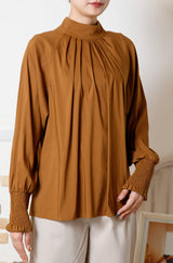 タックスタンドネックプルオーバー