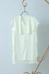 ラッフルカラーノースリブラウス