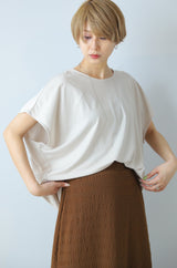 撥水ラウンドネックプルオーバー