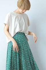 撥水ラウンドネックプルオーバー