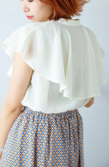 ラッフルカラーノースリブラウス