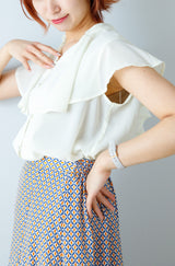 ラッフルカラーノースリブラウス