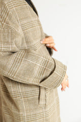 Vカラーショートシャギーコート