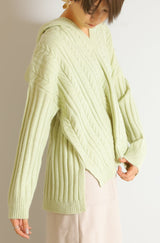 ケーブル編みフードチュニック