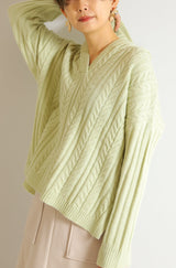 ケーブル編みフードチュニック