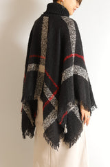 タートルネック大判チェック柄ポンチョ