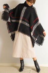 タートルネック大判チェック柄ポンチョ