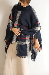 タートルネック大判チェック柄ポンチョ