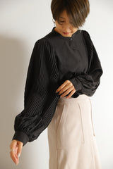 ボリュームプリーツスリーブブラウス