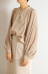 ボリュームプリーツスリーブブラウス