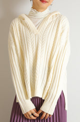 ケーブル編みフードチュニック