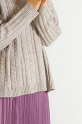 ケーブル編みフードチュニック