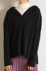 ケーブル編みフードチュニック