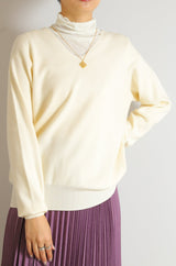 Vネックニットプルオーバー