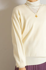 Vネックニットプルオーバー