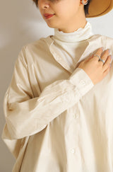 ノーカラーオーバーギャザーブラウス