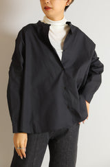 ノーカラーオーバーギャザーブラウス