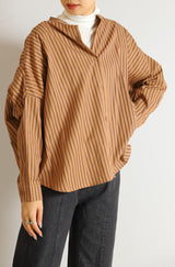 ノーカラーオーバーギャザーブラウス