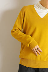 Vネックニットプルオーバー
