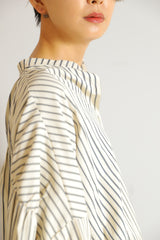 ノーカラーオーバーギャザーブラウス