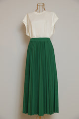 プリーツスカート