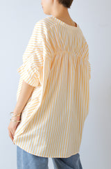 ノーカラーギャザーブラウス